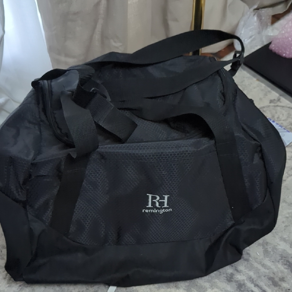 Remington Black Travel GYM NWOT Bag